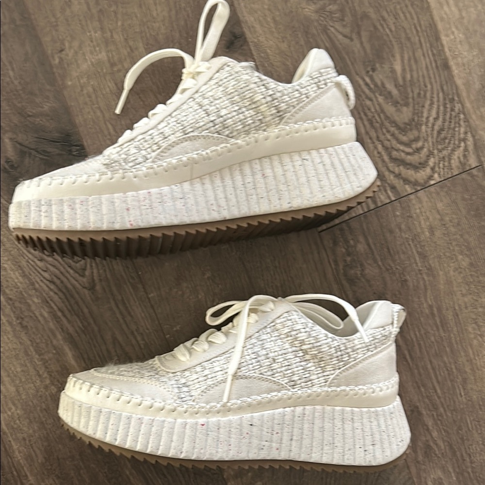 Universal Thread Platform Sneakers - Picture 2 of 3
